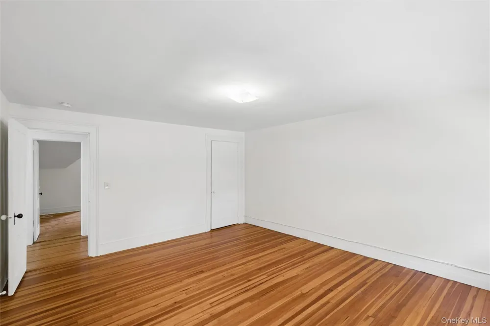 208A Wheatley Road Old Westbury, NY 11568