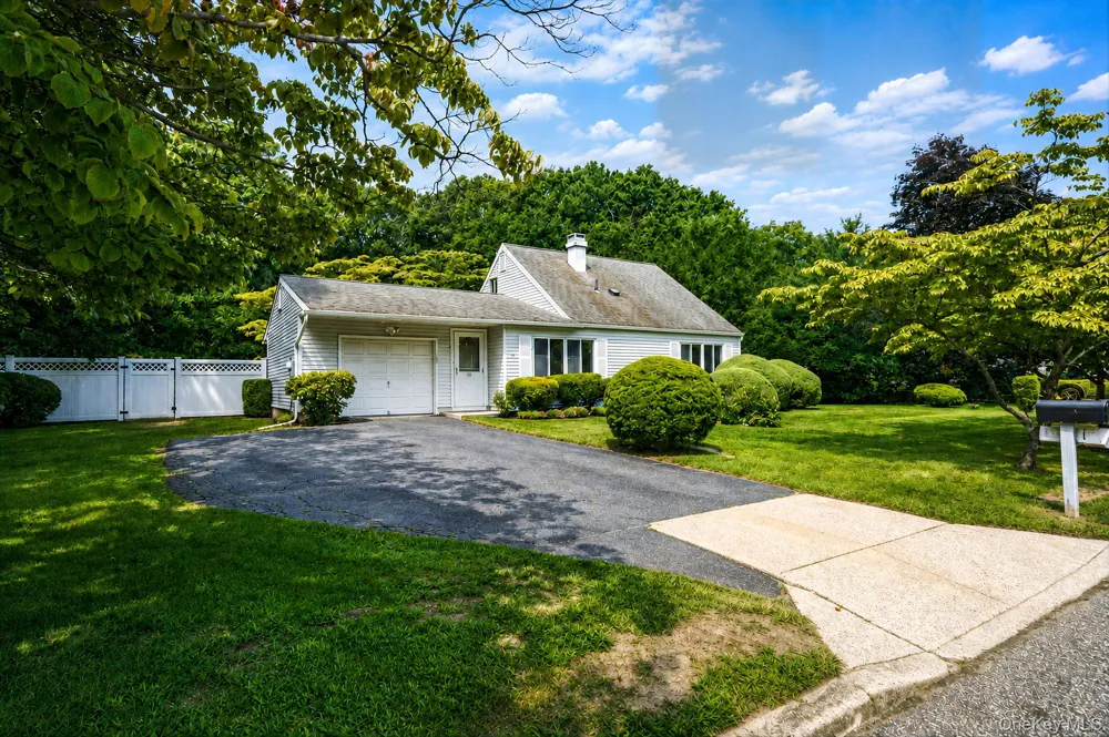 1050 Sipp Avenue Medford, NY 11763