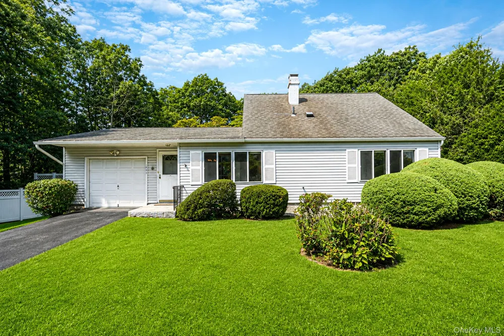 1050 Sipp Avenue Medford, NY 11763