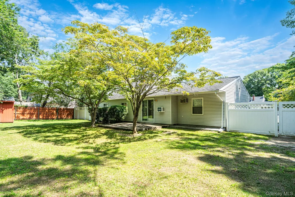 1050 Sipp Avenue Medford, NY 11763