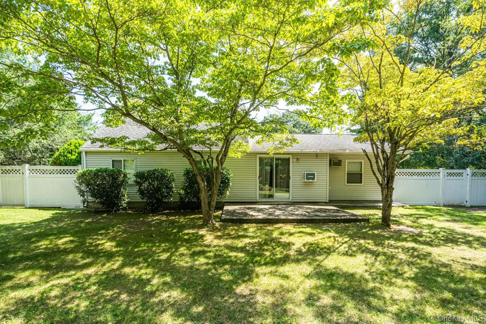 1050 Sipp Avenue Medford, NY 11763