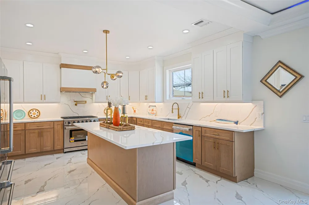 1089 Linden Street Valley Stream, NY 11580