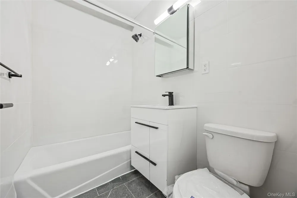 1050 Vermont Street #4B Brooklyn, NY 11207