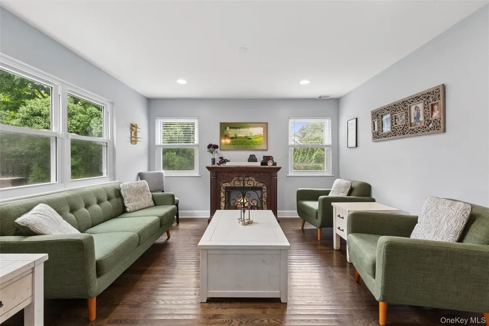 25 Ocean Avenue Center Moriches, NY 11934