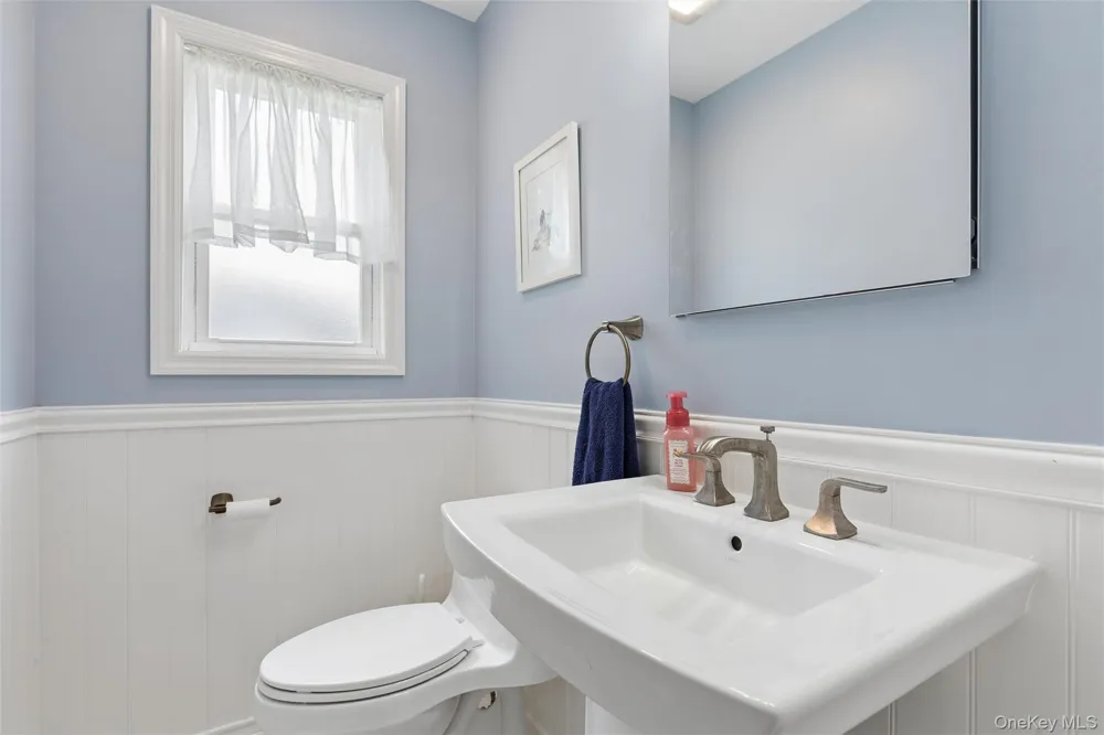 25 Ocean Avenue Center Moriches, NY 11934