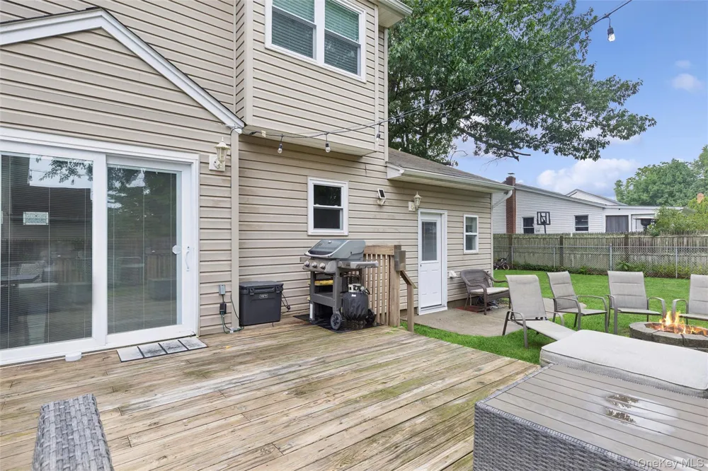 25 Ocean Avenue Center Moriches, NY 11934