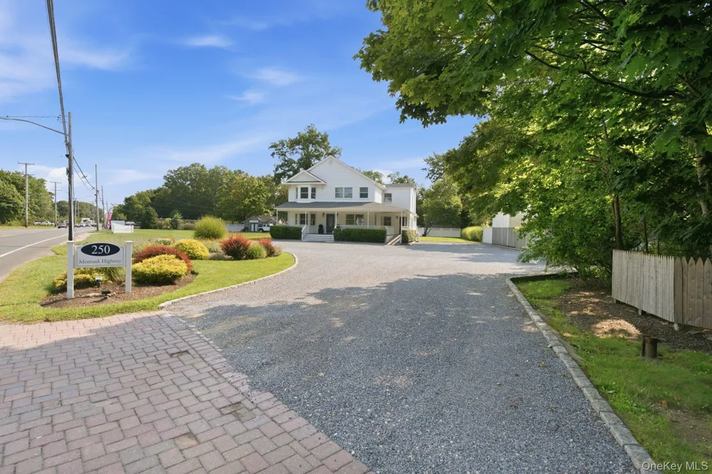 250 Montauk Highway East Moriches, NY 11940