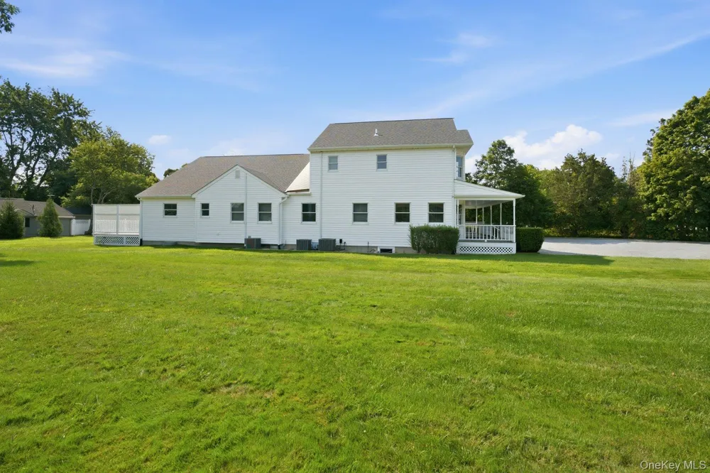 250 Montauk Highway East Moriches, NY 11940