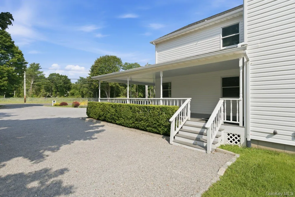250 Montauk Highway East Moriches, NY 11940