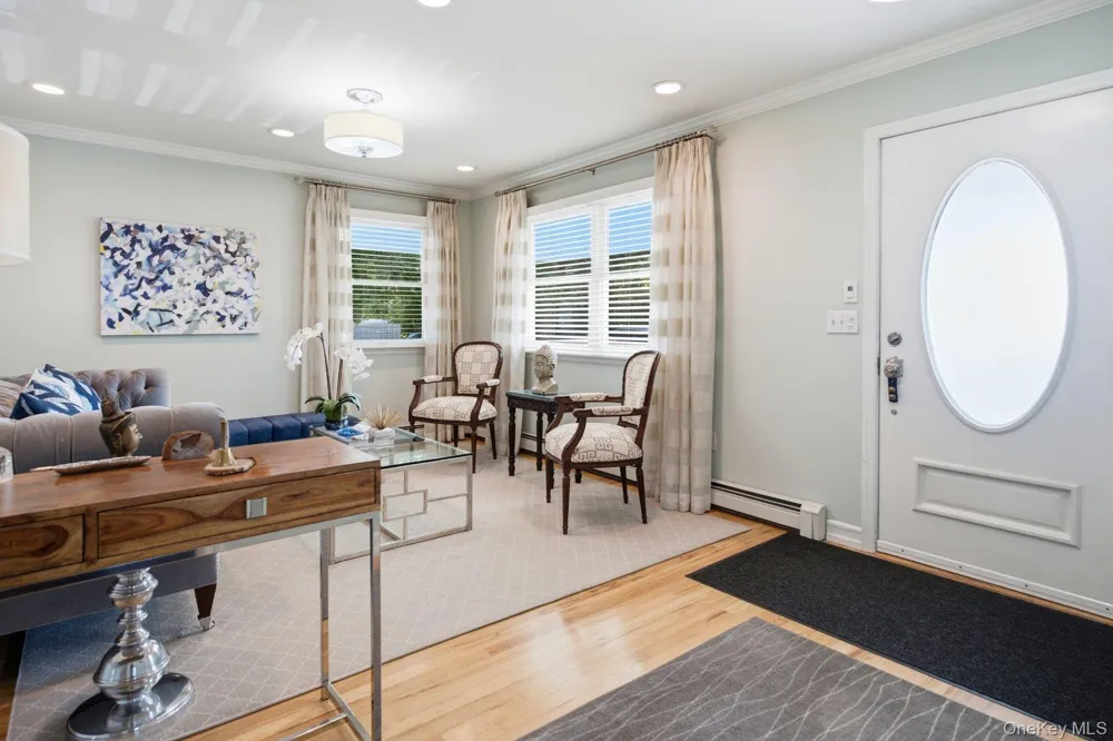 250 Montauk Highway East Moriches, NY 11940