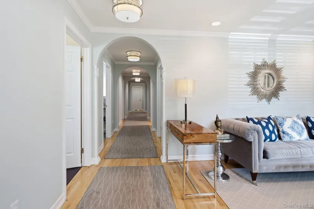 250 Montauk Highway East Moriches, NY 11940