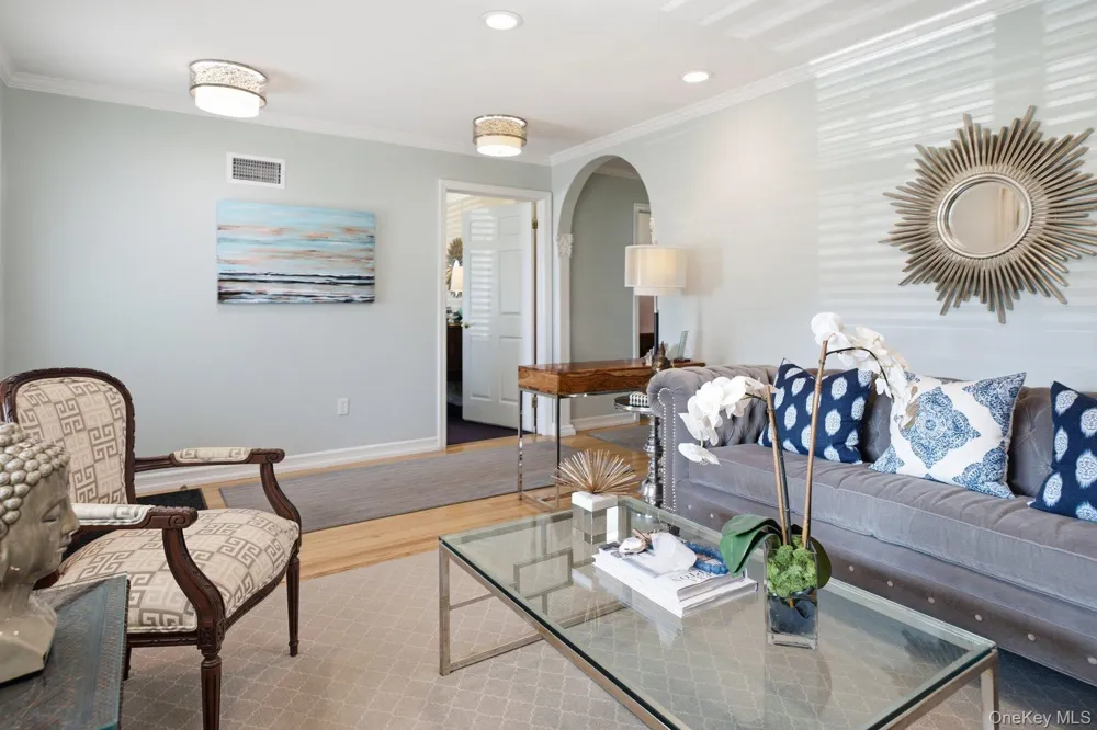 250 Montauk Highway East Moriches, NY 11940