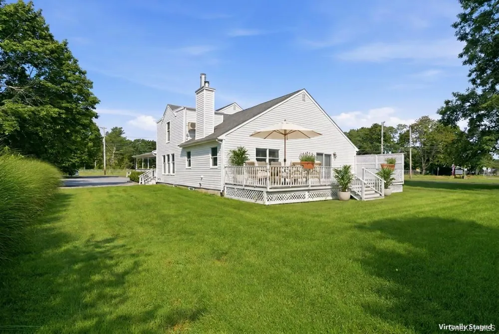 250 Montauk Highway East Moriches, NY 11940
