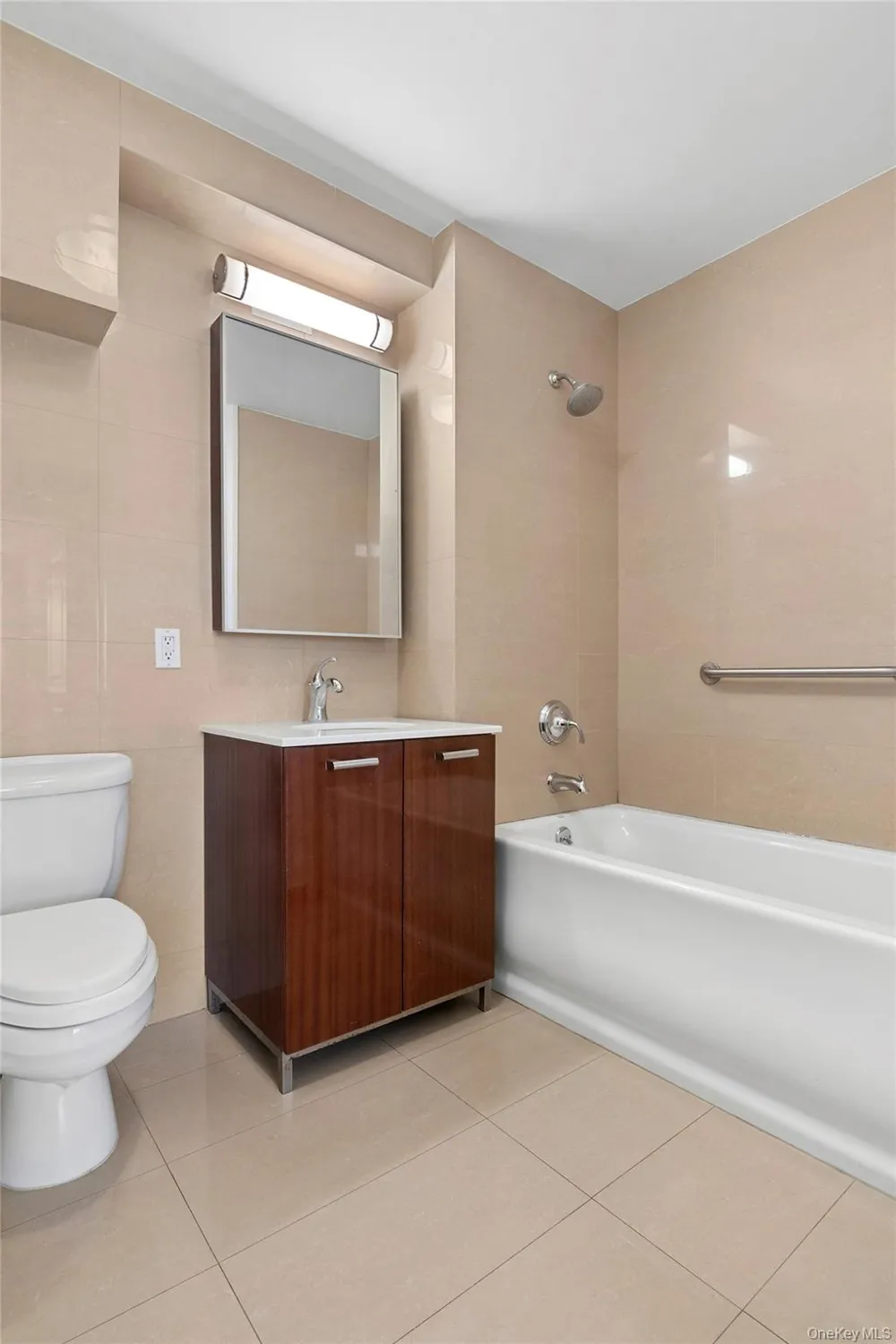 33-30 61st Street #105 Woodside, NY 11377