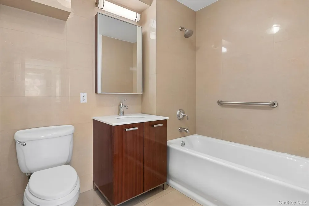 33-30 61st Street #105 Woodside, NY 11377