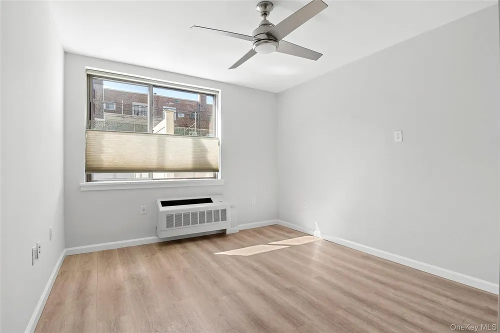 33-30 61st Street #105 Woodside, NY 11377