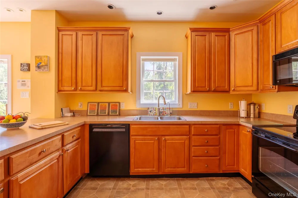 555 Plutarch Highland, NY 12528