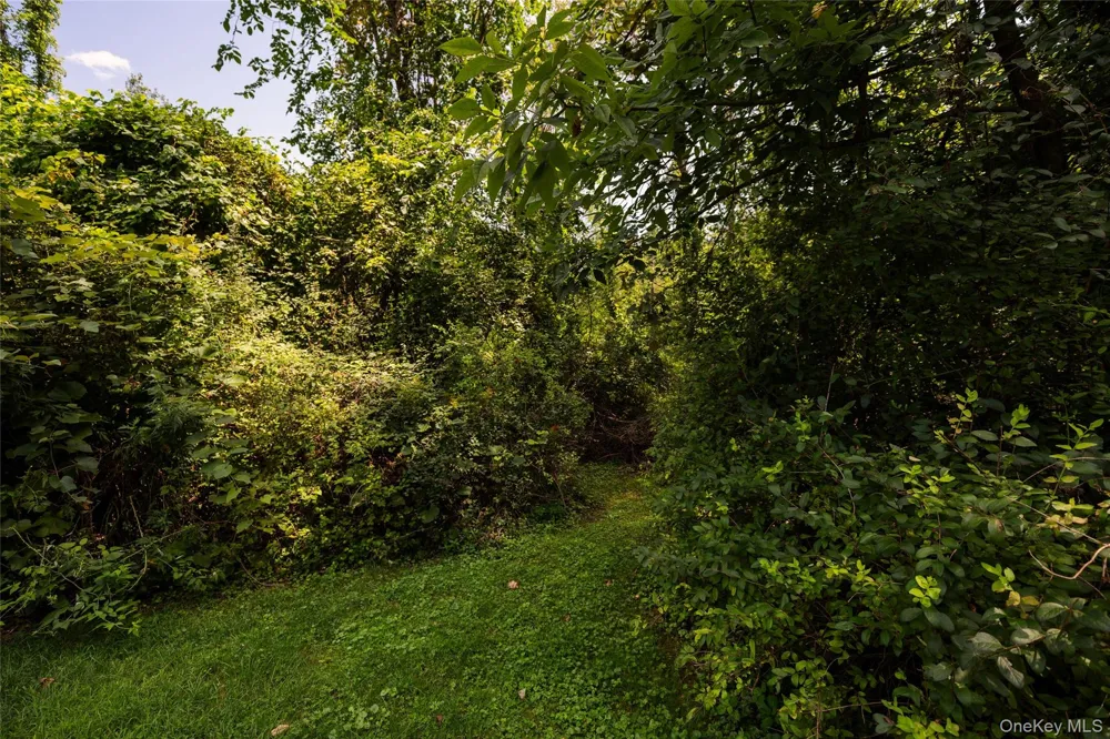555 Plutarch Highland, NY 12528