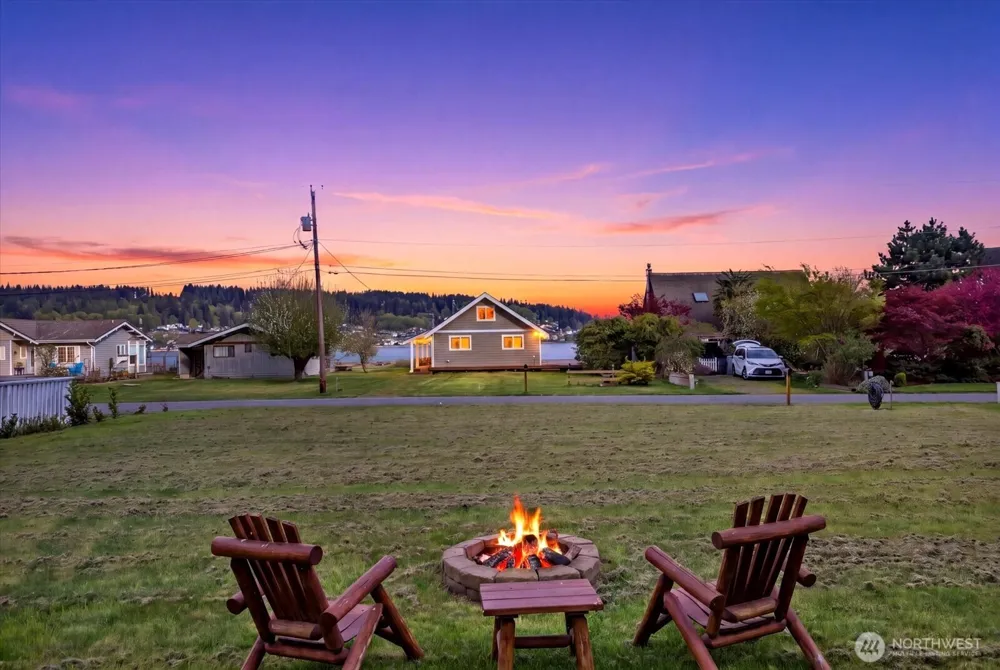 3697 Driftwood Drive Clinton, WA 98236