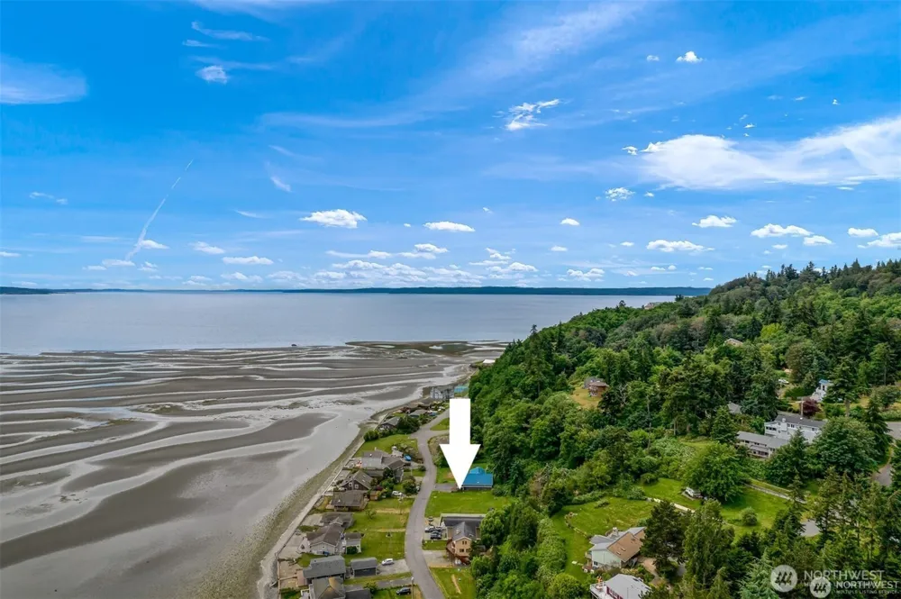 3697 Driftwood Drive Clinton, WA 98236