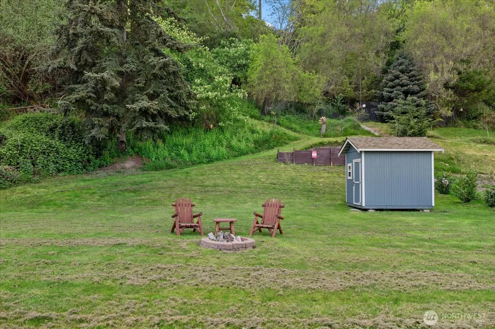 3697 Driftwood Drive Clinton, WA 98236