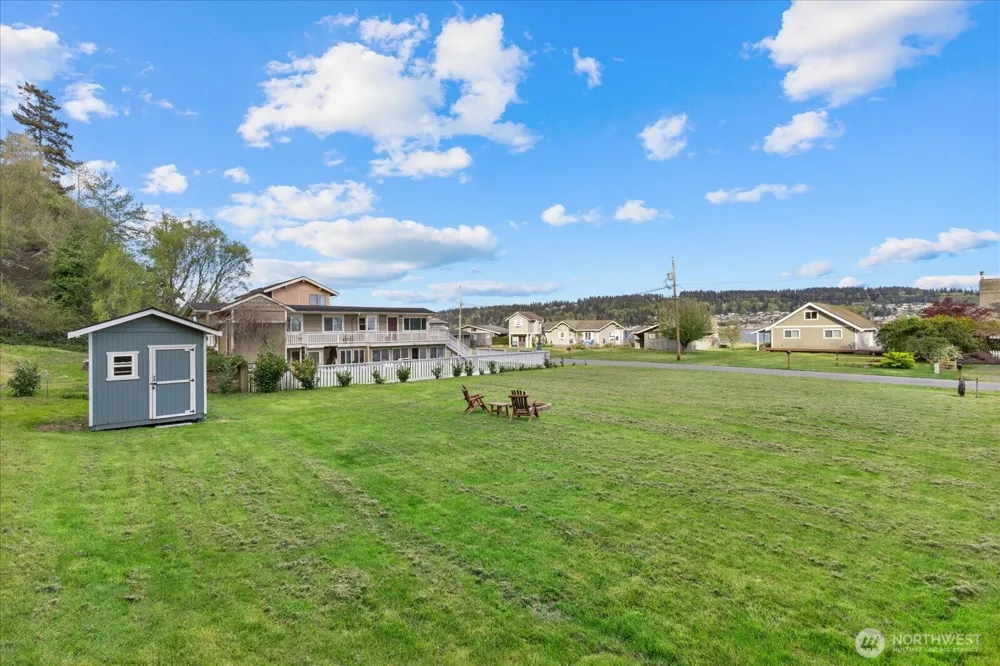 3697 Driftwood Drive Clinton, WA 98236