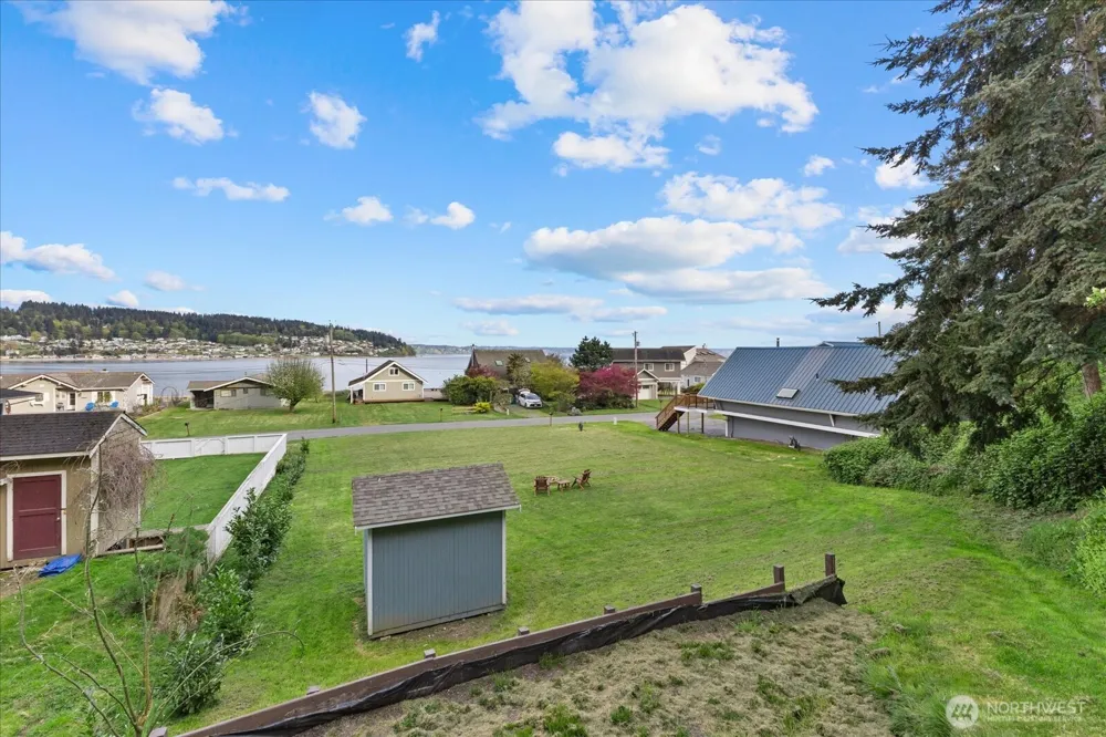 3697 Driftwood Drive Clinton, WA 98236