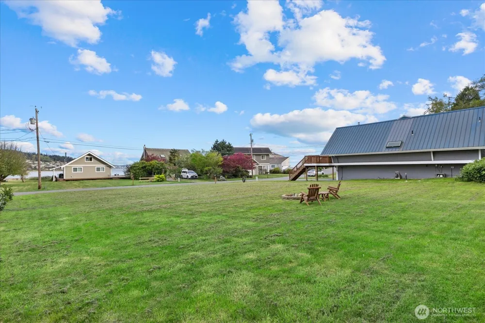 3697 Driftwood Drive Clinton, WA 98236
