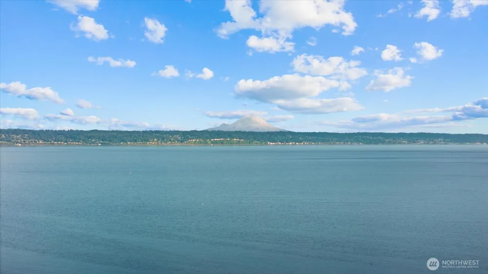 3697 Driftwood Drive Clinton, WA 98236