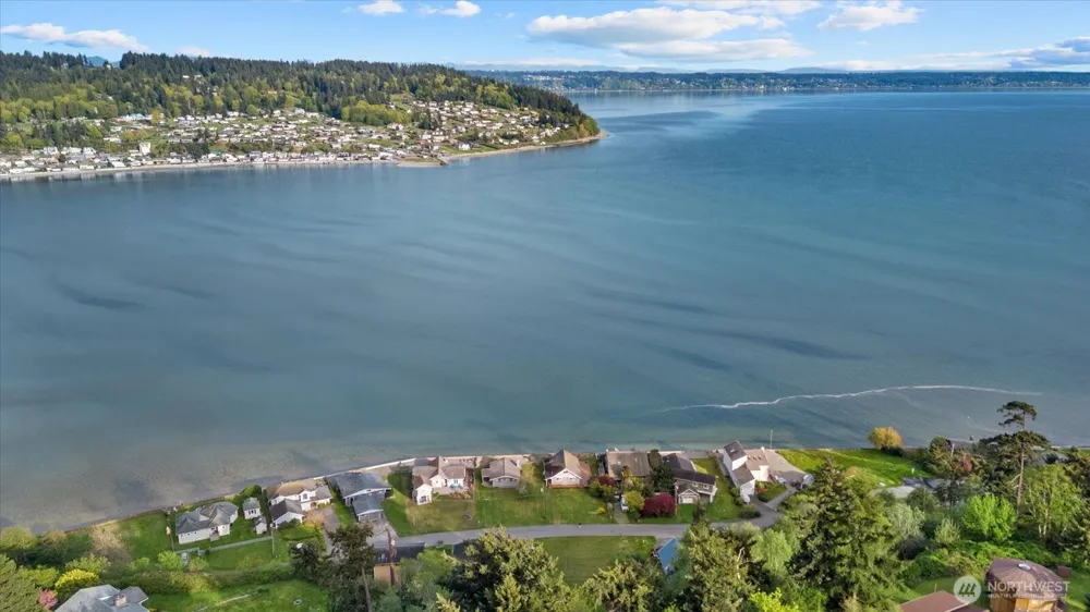 3697 Driftwood Drive Clinton, WA 98236