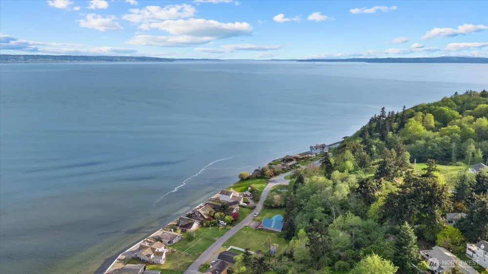 3697 Driftwood Drive Clinton, WA 98236
