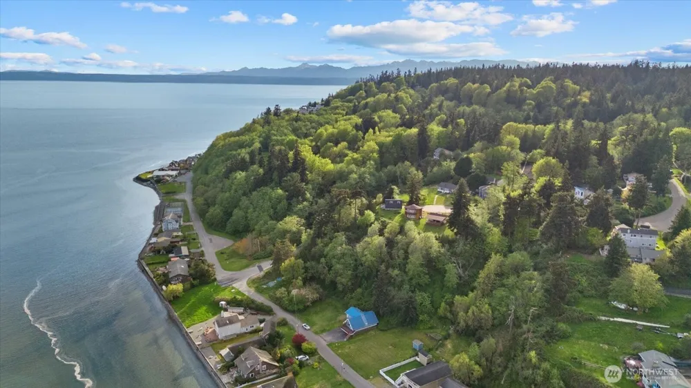3697 Driftwood Drive Clinton, WA 98236