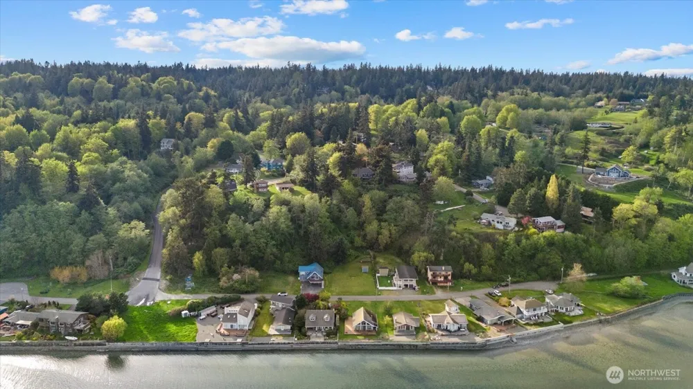 3697 Driftwood Drive Clinton, WA 98236