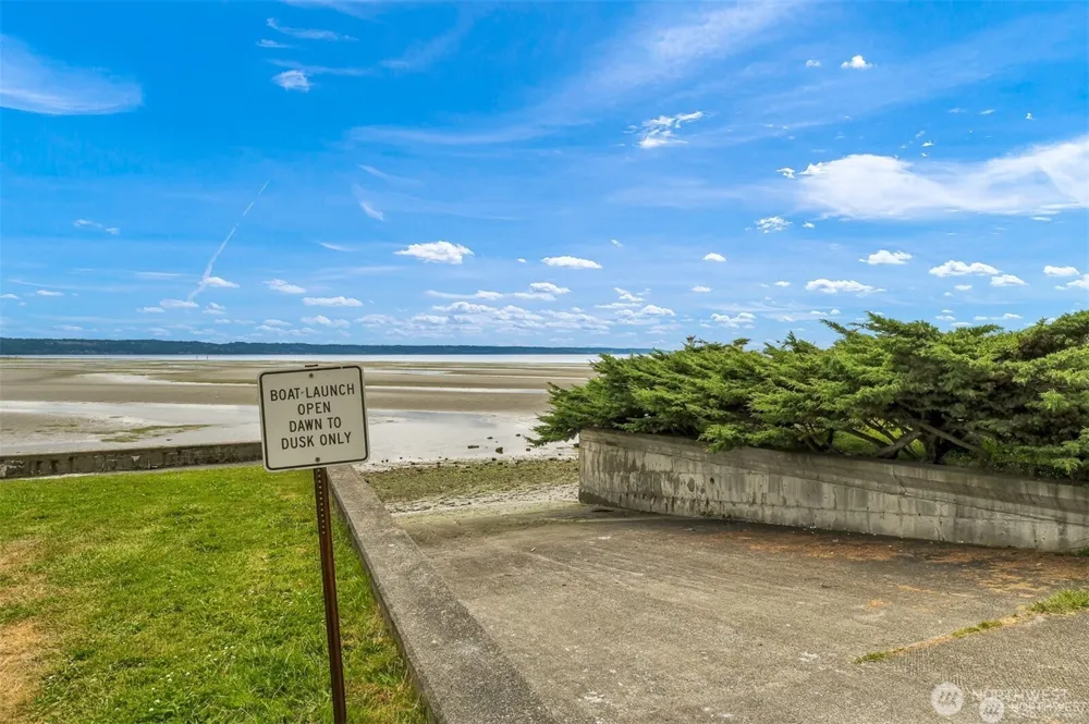 3697 Driftwood Drive Clinton, WA 98236