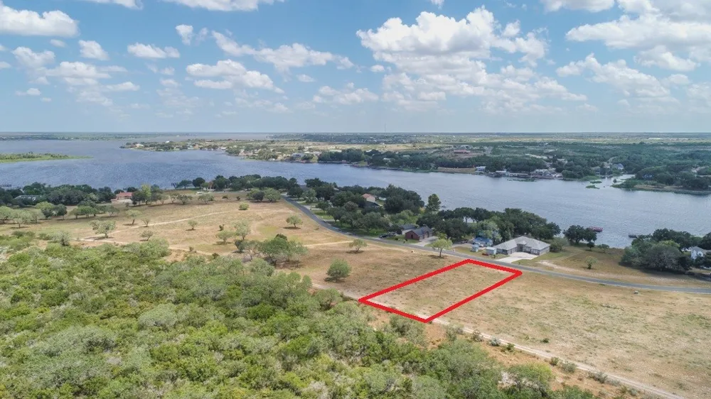 16 Lakeshore Drive Sandia, TX 78383