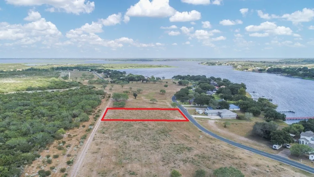 16 Lakeshore Drive Sandia, TX 78383