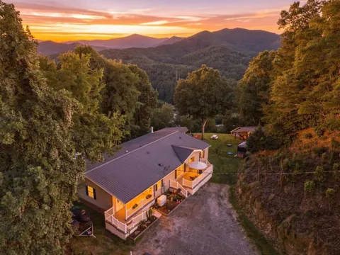Sunset Farms Road
