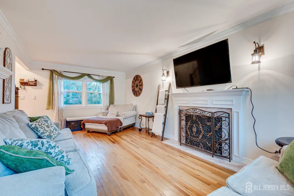 4 Bucknell Drive Hazlet, NJ 07730