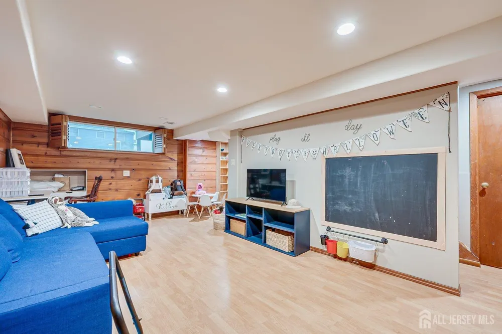 4 Bucknell Drive Hazlet, NJ 07730