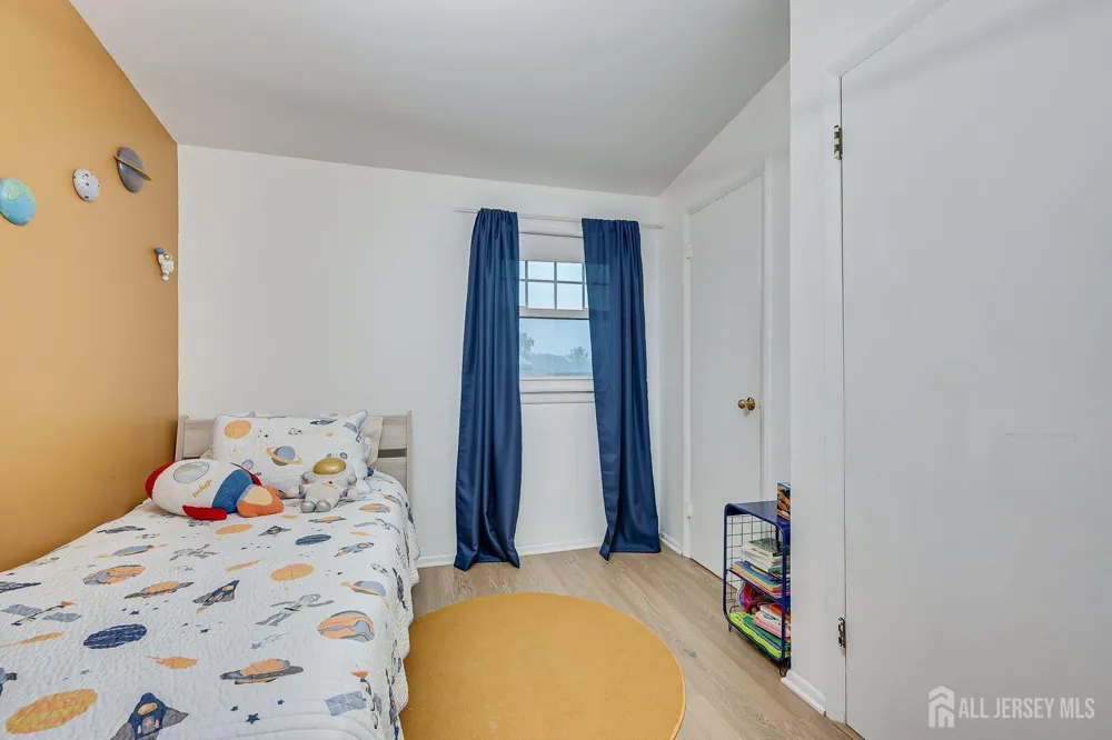 4 Bucknell Drive Hazlet, NJ 07730
