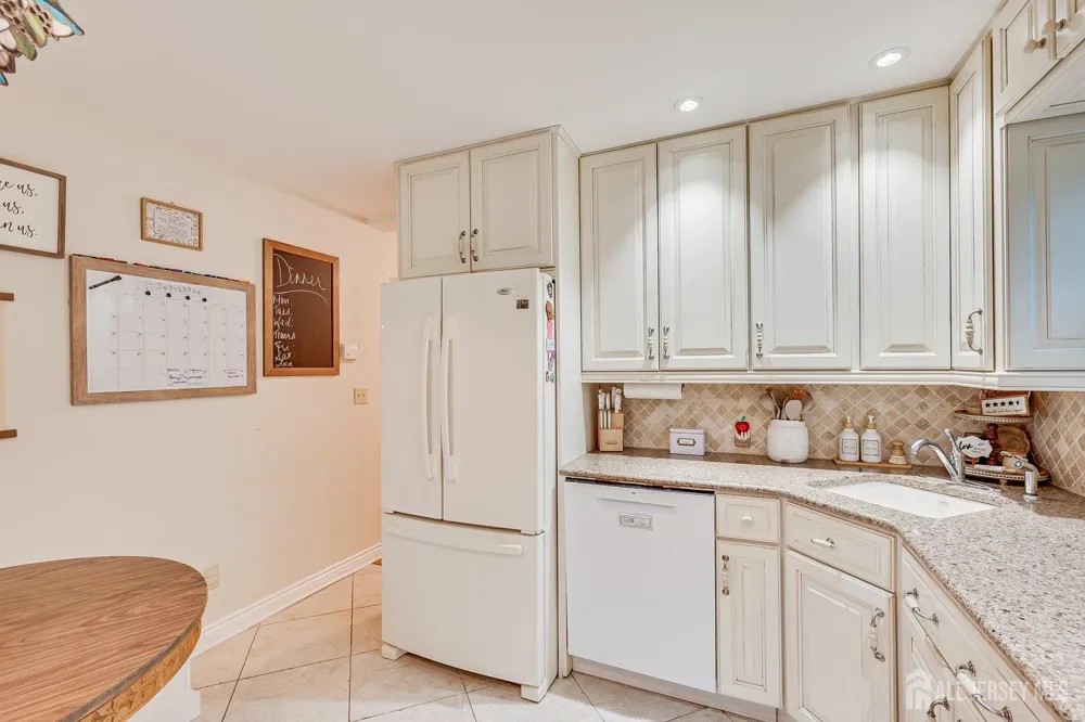 4 Bucknell Drive Hazlet, NJ 07730