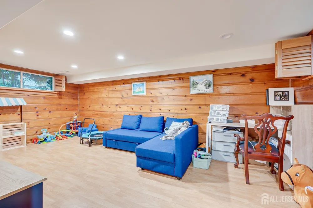 4 Bucknell Drive Hazlet, NJ 07730
