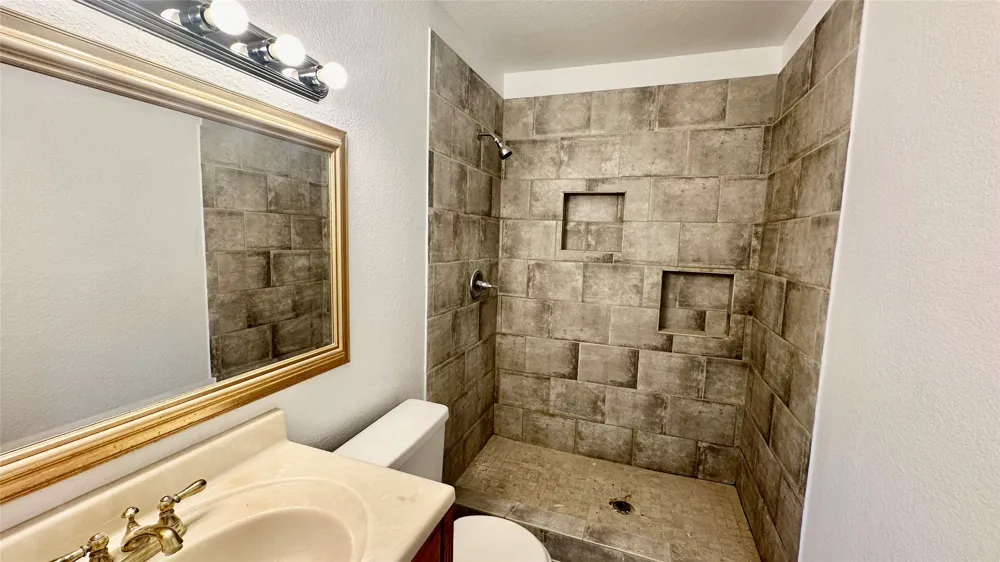 5300 Duchess Court Lake Dallas, TX 75065