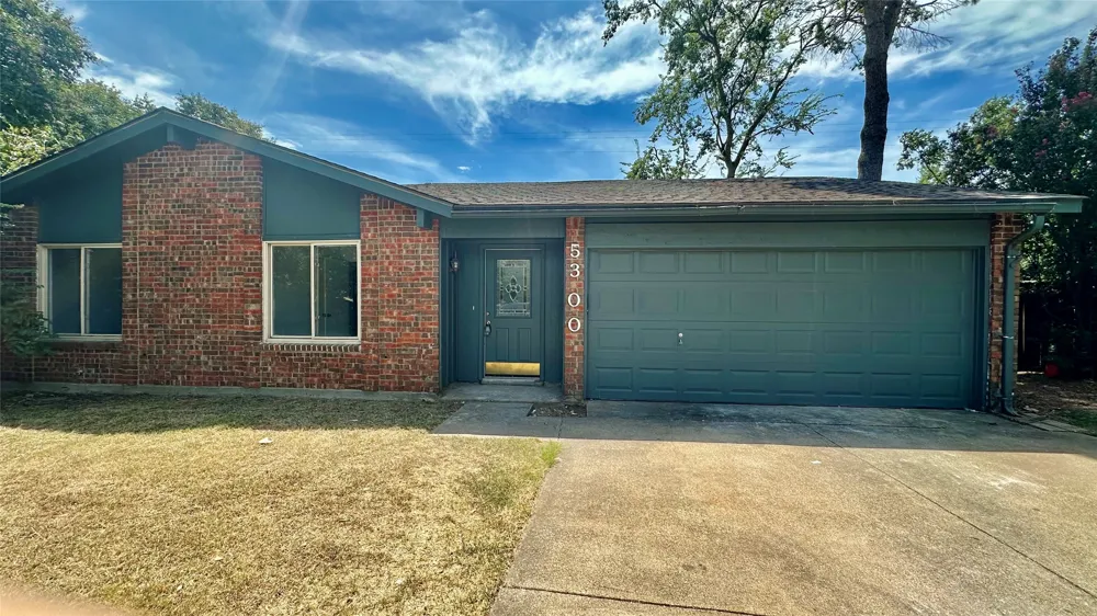 5300 Duchess Court Lake Dallas, TX 75065