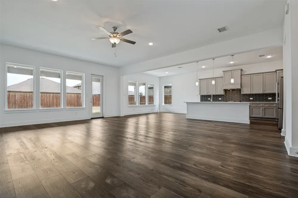 915 Crossvine Drive Mansfield, TX 76063