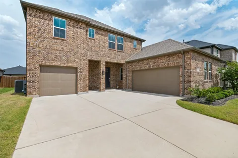 915 Crossvine Drive