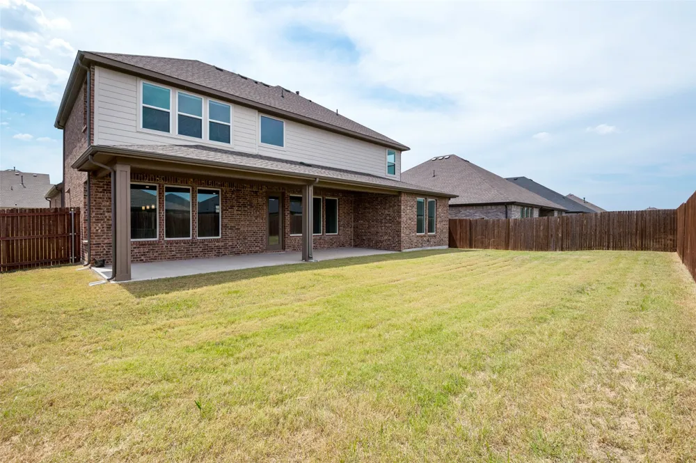 915 Crossvine Drive Mansfield, TX 76063