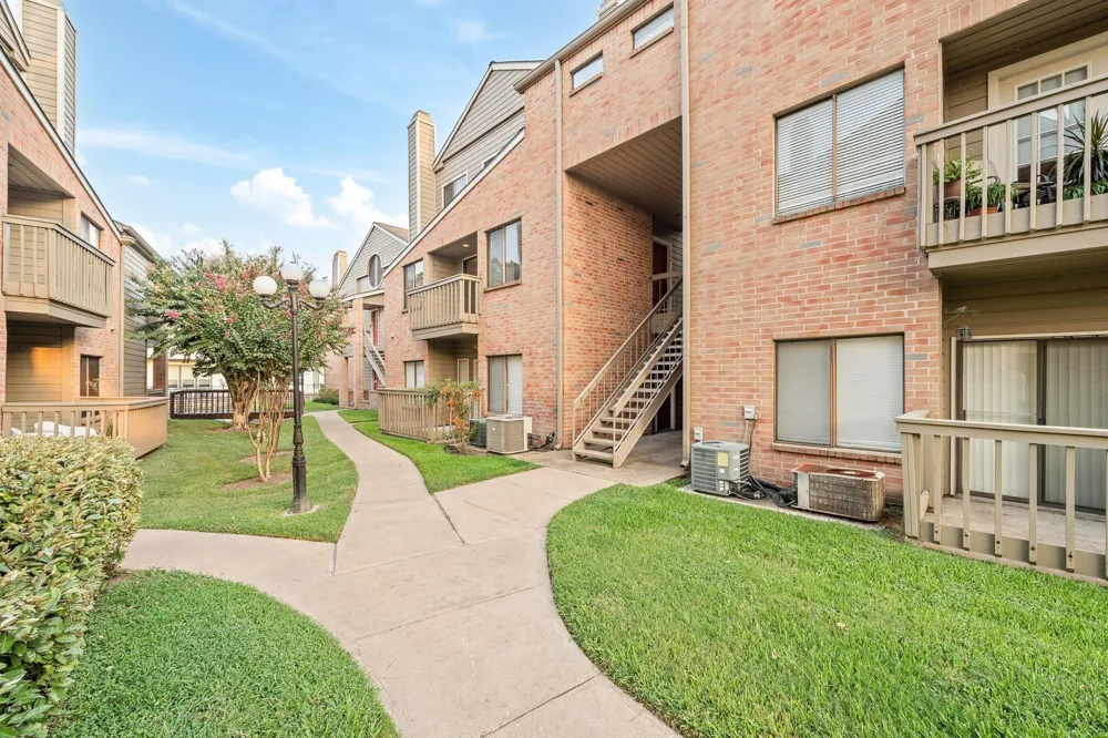 2023 Gentry Side Drive #204 Houston, TX 77077