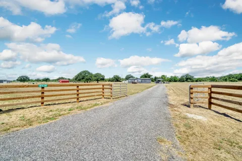 8938 Old Highway Road