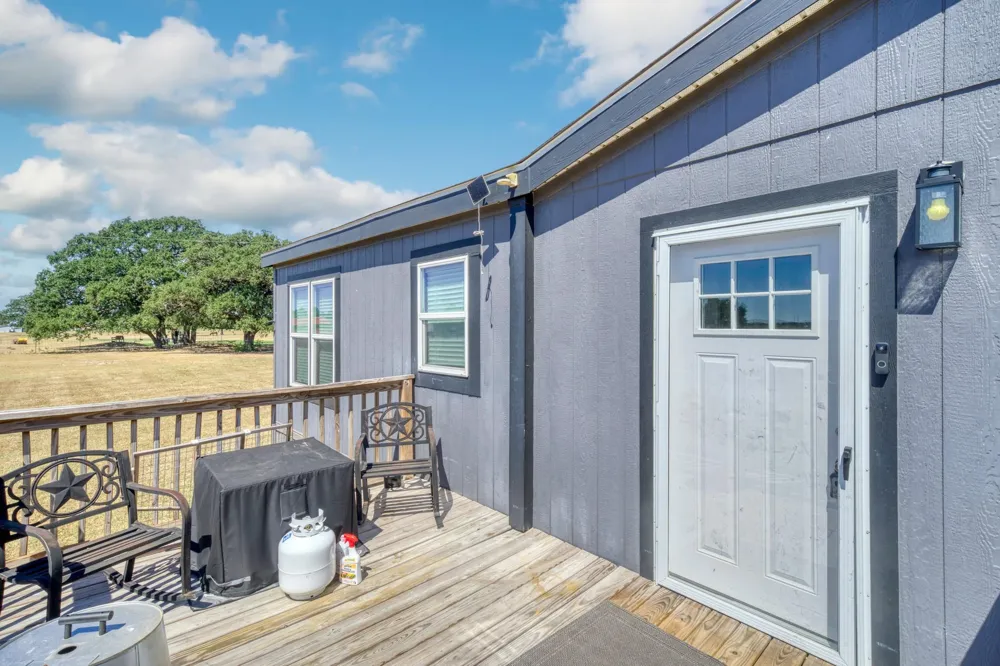 8938 Old Highway Road Calvert, TX 77837